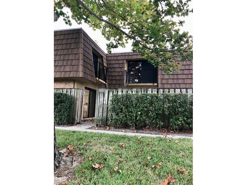 5395 Elm Court #305 Orlando FL 32811 O6158195 image1