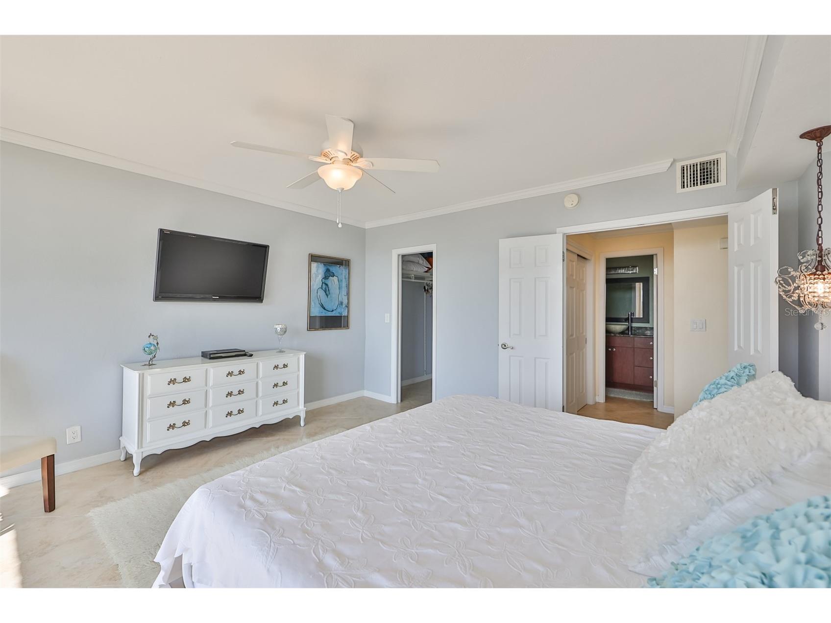 5396 Gulf Boulevard #701 Saint Pete Beach FL 33706 TB8499753 image20