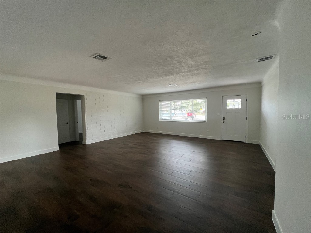 5398 27th Avenue N Saint Petersburg FL 33710 TB8455474 image3