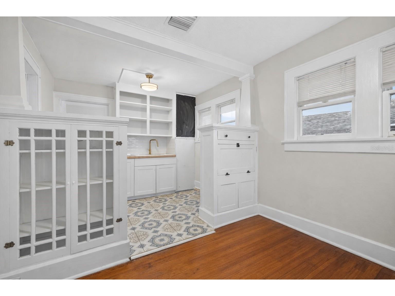 540 1/2 7th Avenue N Saint Petersburg FL 33701 A4688246 image9