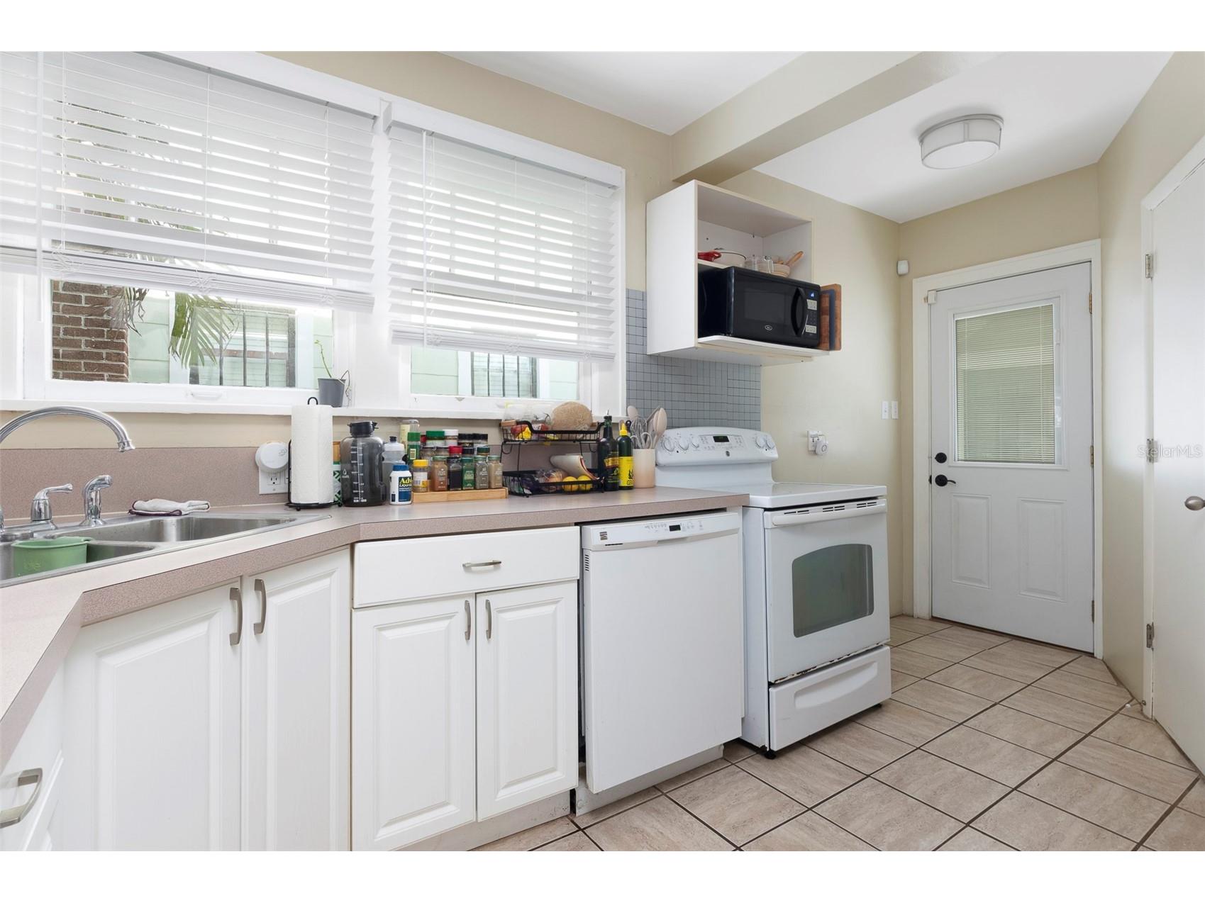 540 11th Avenue N Saint Petersburg FL 33701 A4696808 image5