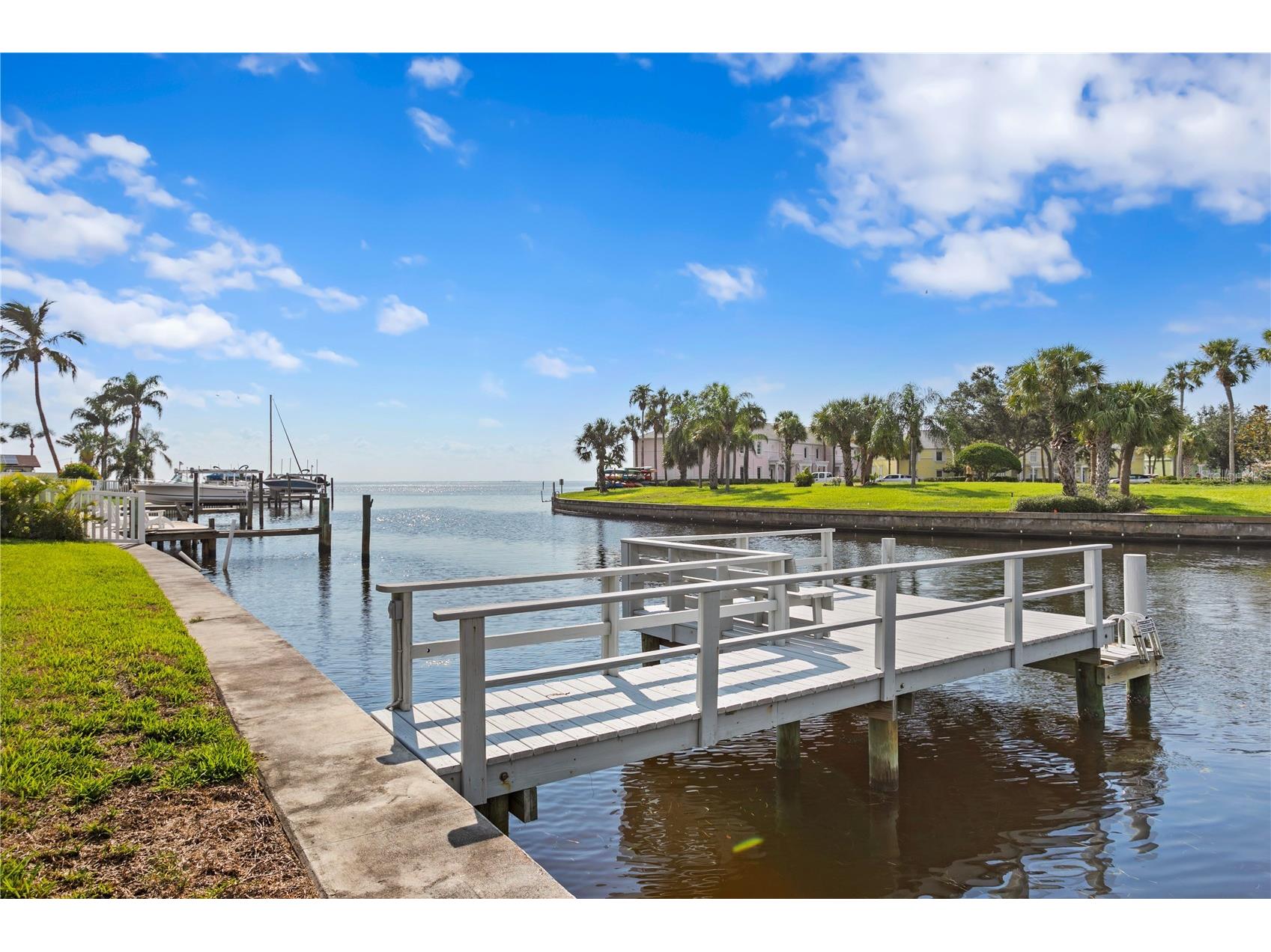 540 Dolphin Avenue SE Saint Petersburg FL 33705 - TAMPA BAY TB8428347 image2