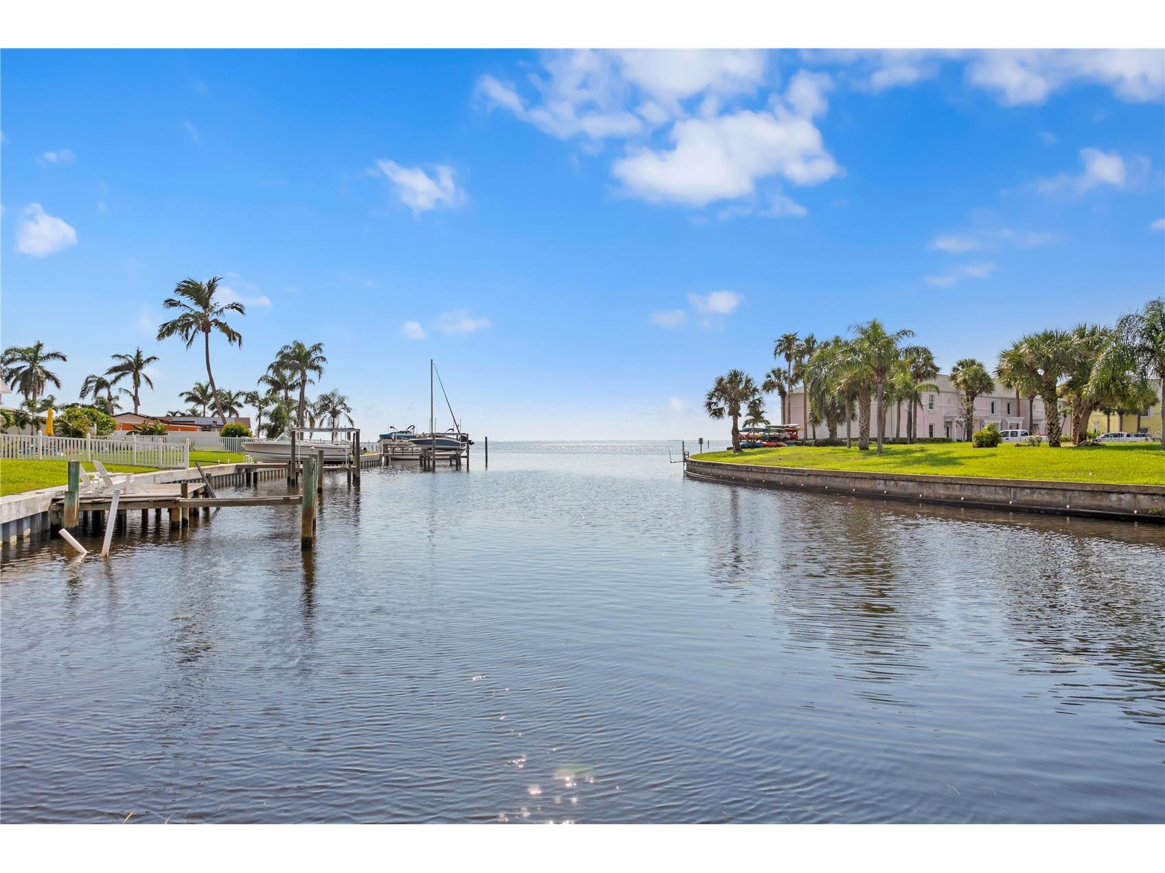 540 Dolphin Avenue SE Saint Petersburg FL 33705 - TAMPA BAY TB8428347 image3