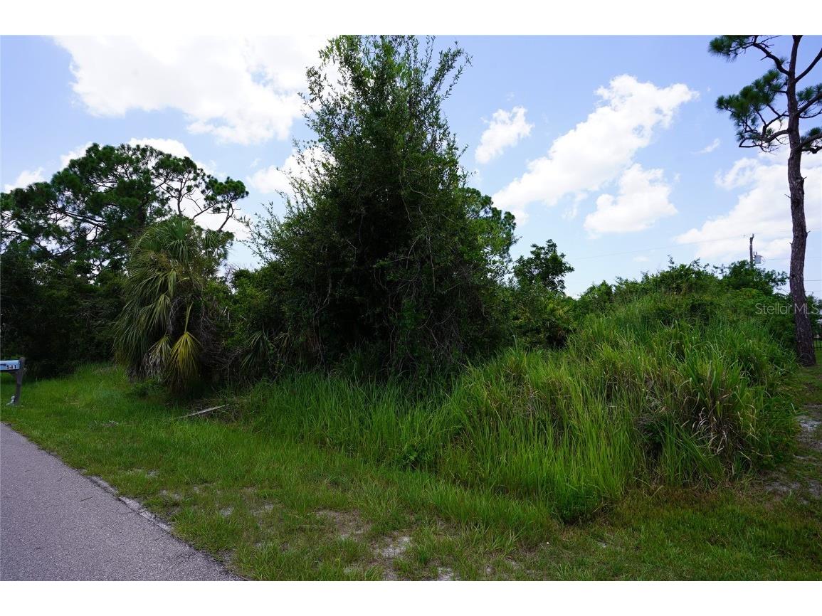 540 Fairview Avenue NW Port Charlotte FL 33952 C7477607 image1