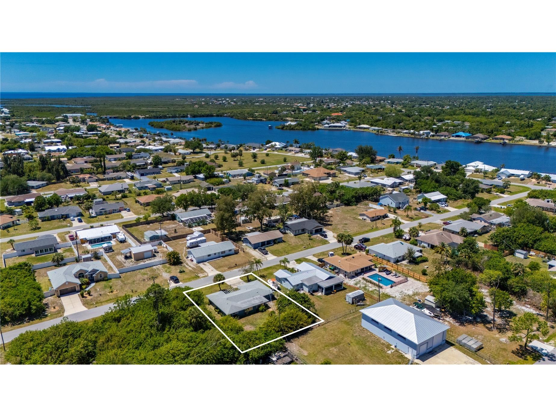 540 Grove Avenue NW Port Charlotte FL 33952 C7525314 image3
