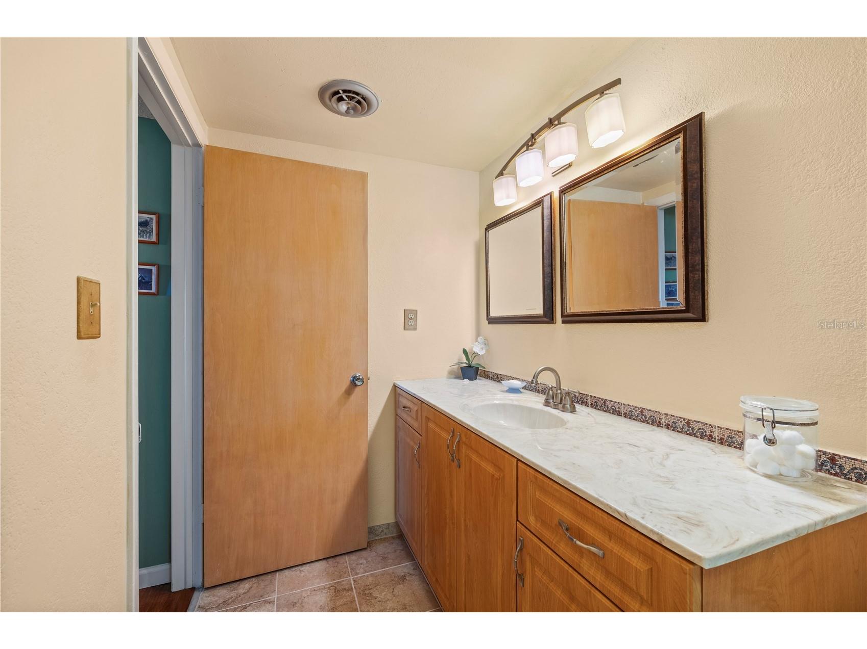 540 Grove Avenue NW Port Charlotte FL 33952 C7525314 image32