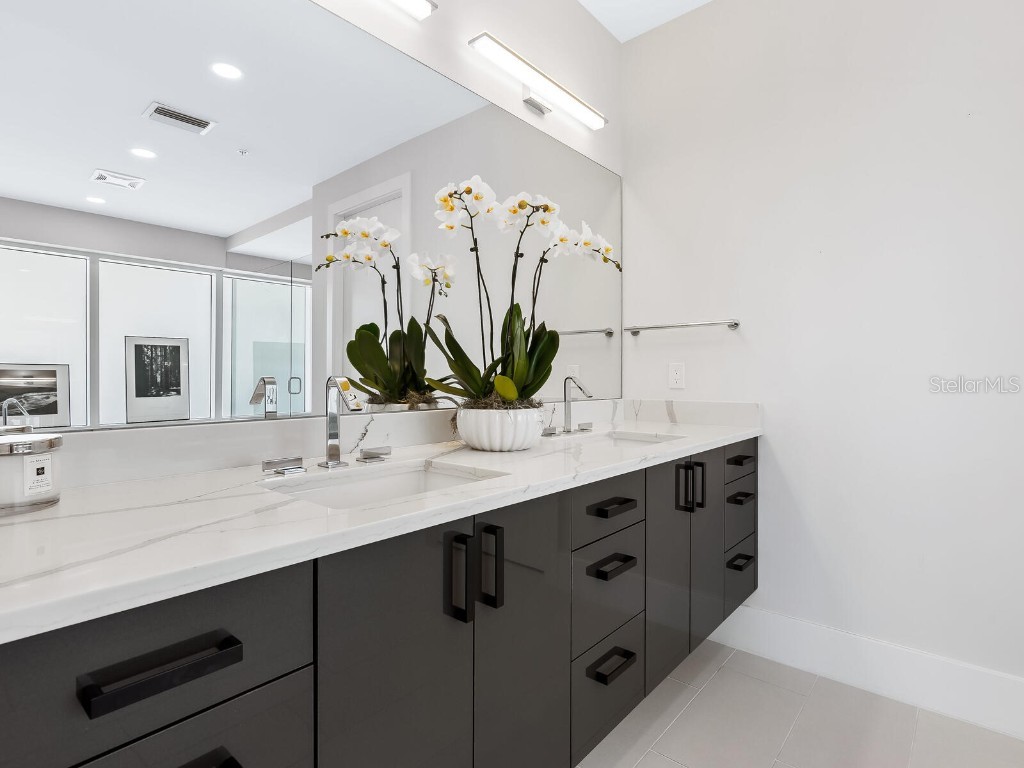 540 N Tamiami Trail #1201 Sarasota FL 34236 A4667550 image19