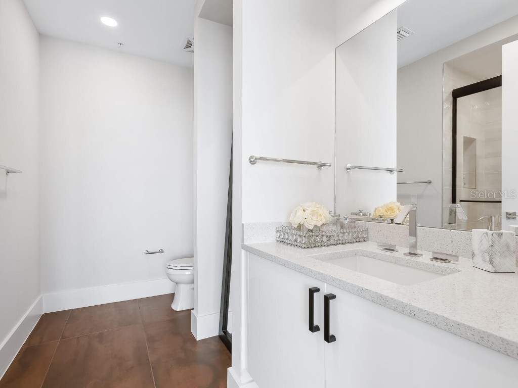 540 N Tamiami Trail #1201 Sarasota FL 34236 A4667550 image29