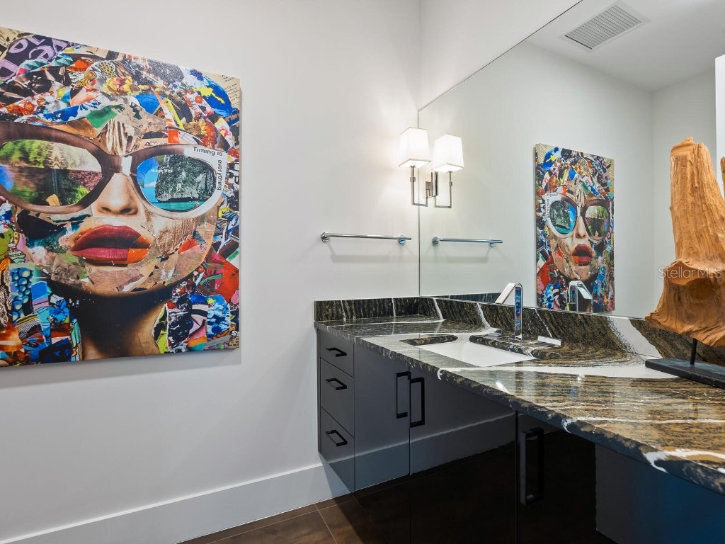 540 N Tamiami Trail #1201 Sarasota FL 34236 A4667550 image30