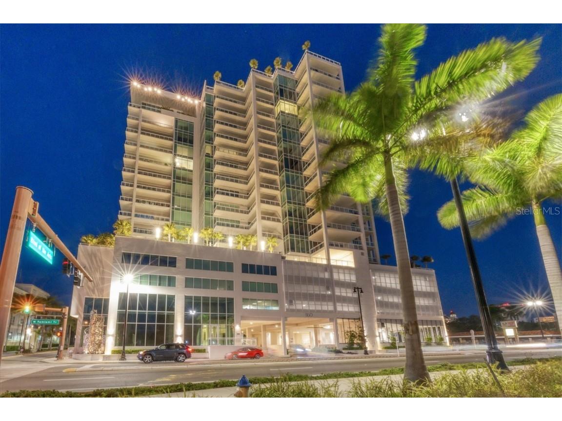 540 N Tamiami Trail #1401 Sarasota FL 34236 - SARASOTA BAY GULF OF MEXICO A4607593 image1