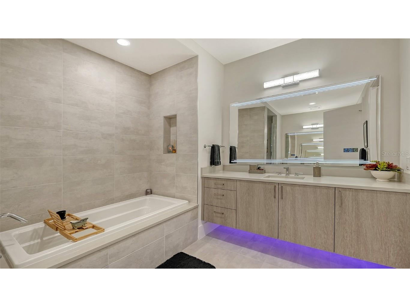 540 N Tamiami Trail #1702 Sarasota FL 34236 - SARASOTA BAY A4664642 image40