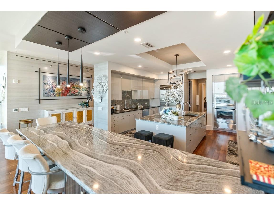 540 N Tamiami Trail #702 Sarasota FL 34236 A4671130 image17