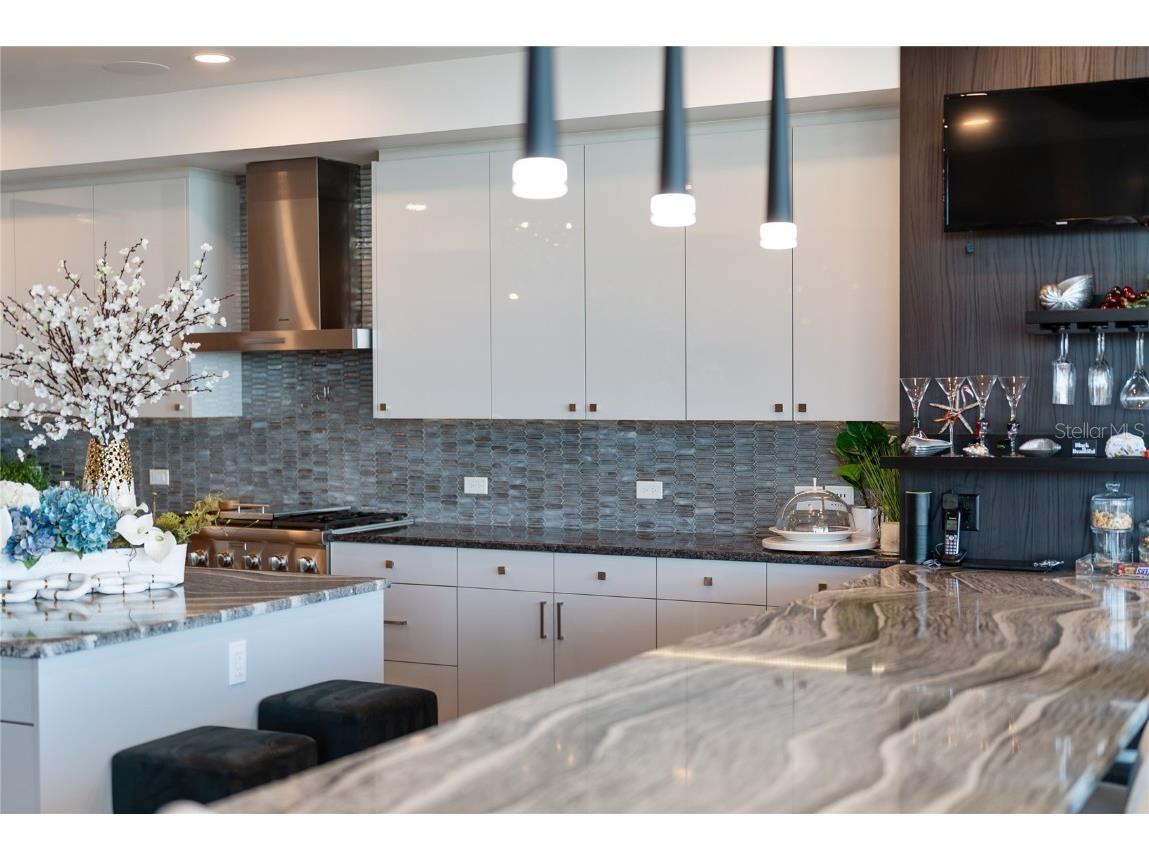 540 N Tamiami Trail #702 Sarasota FL 34236 A4671130 image18