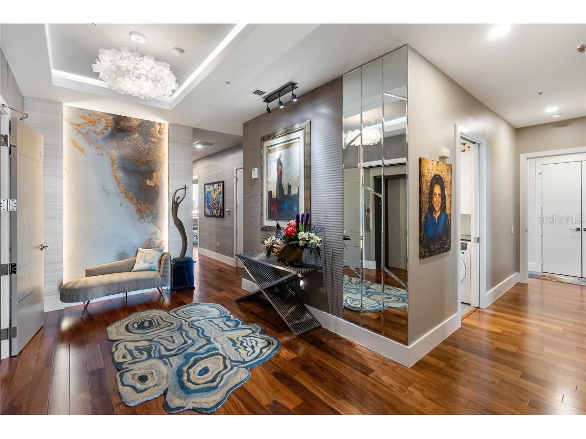 540 N Tamiami Trail #702 Sarasota FL 34236 A4671130 image2