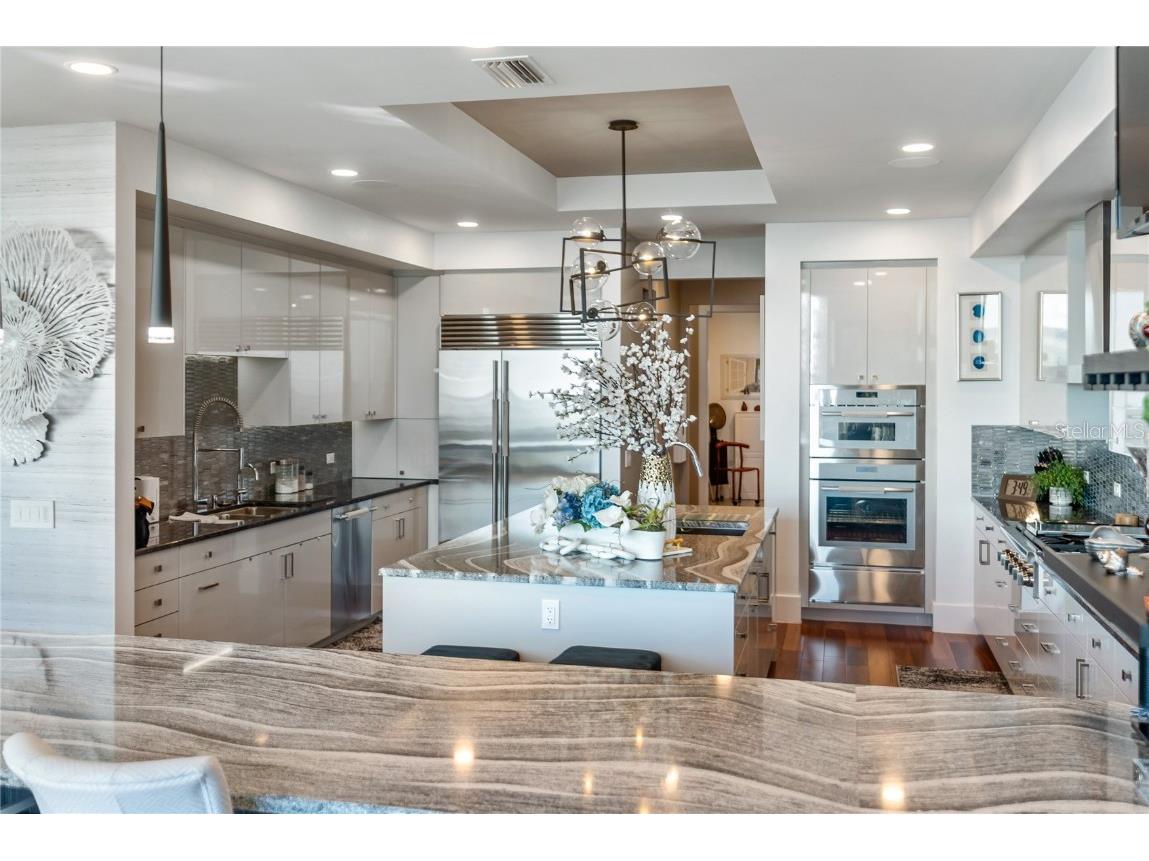 540 N Tamiami Trail #702 Sarasota FL 34236 A4671130 image20