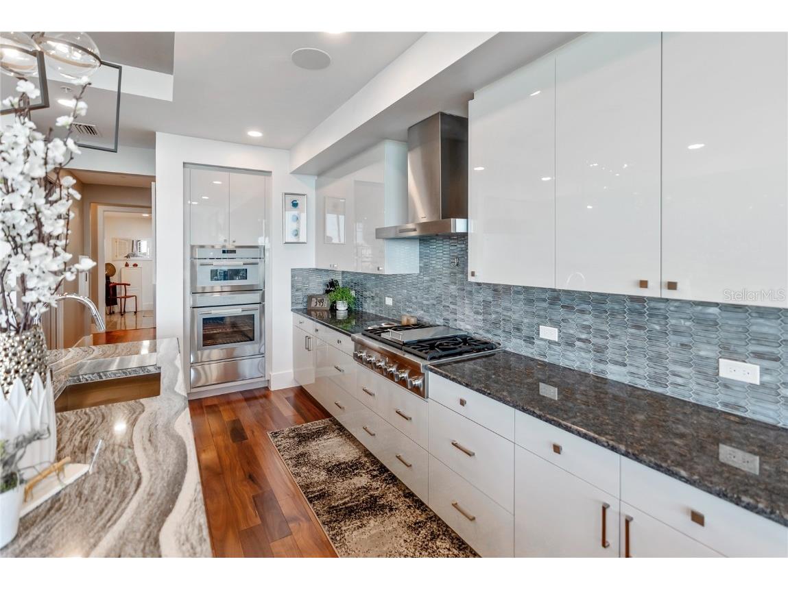 540 N Tamiami Trail #702 Sarasota FL 34236 A4671130 image22