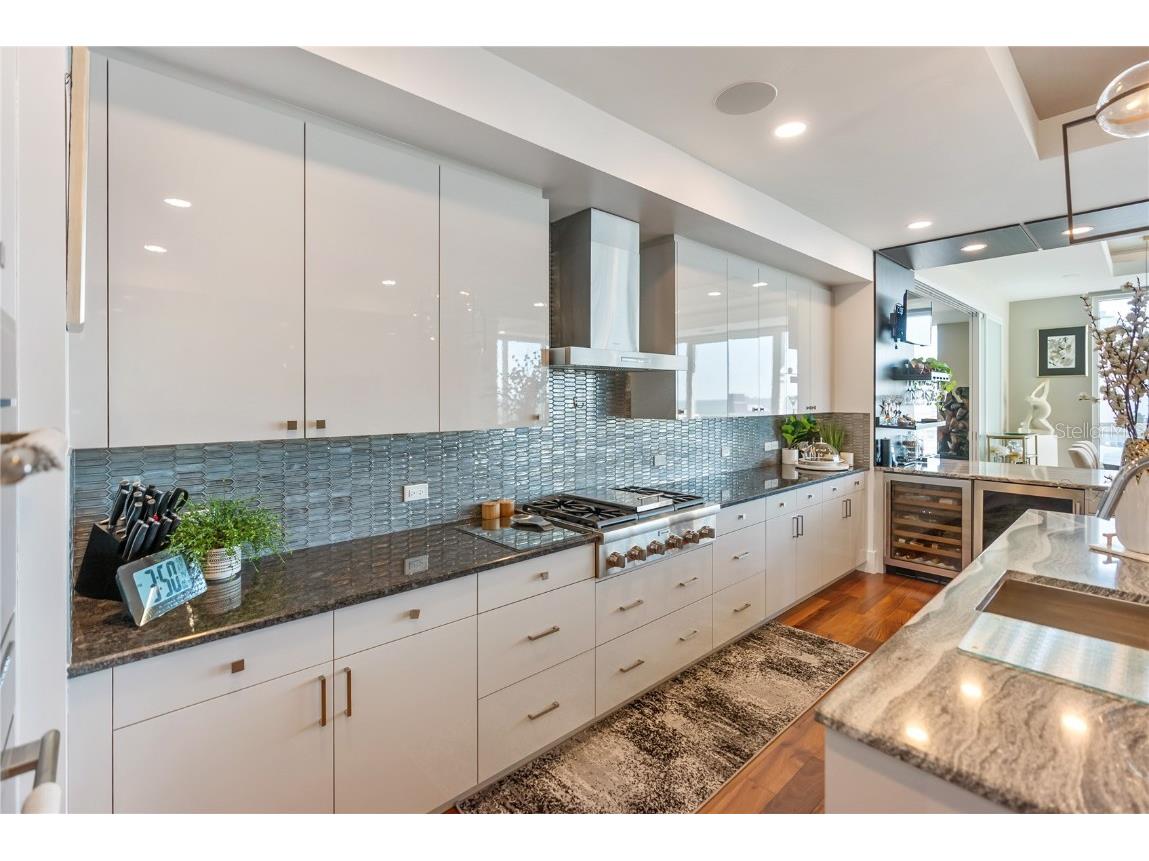 540 N Tamiami Trail #702 Sarasota FL 34236 A4671130 image27