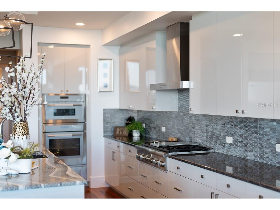 540 N Tamiami Trail #702 Sarasota FL 34236 A4671130 image29