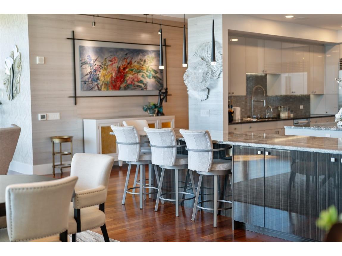 540 N Tamiami Trail #702 Sarasota FL 34236 A4671130 image32