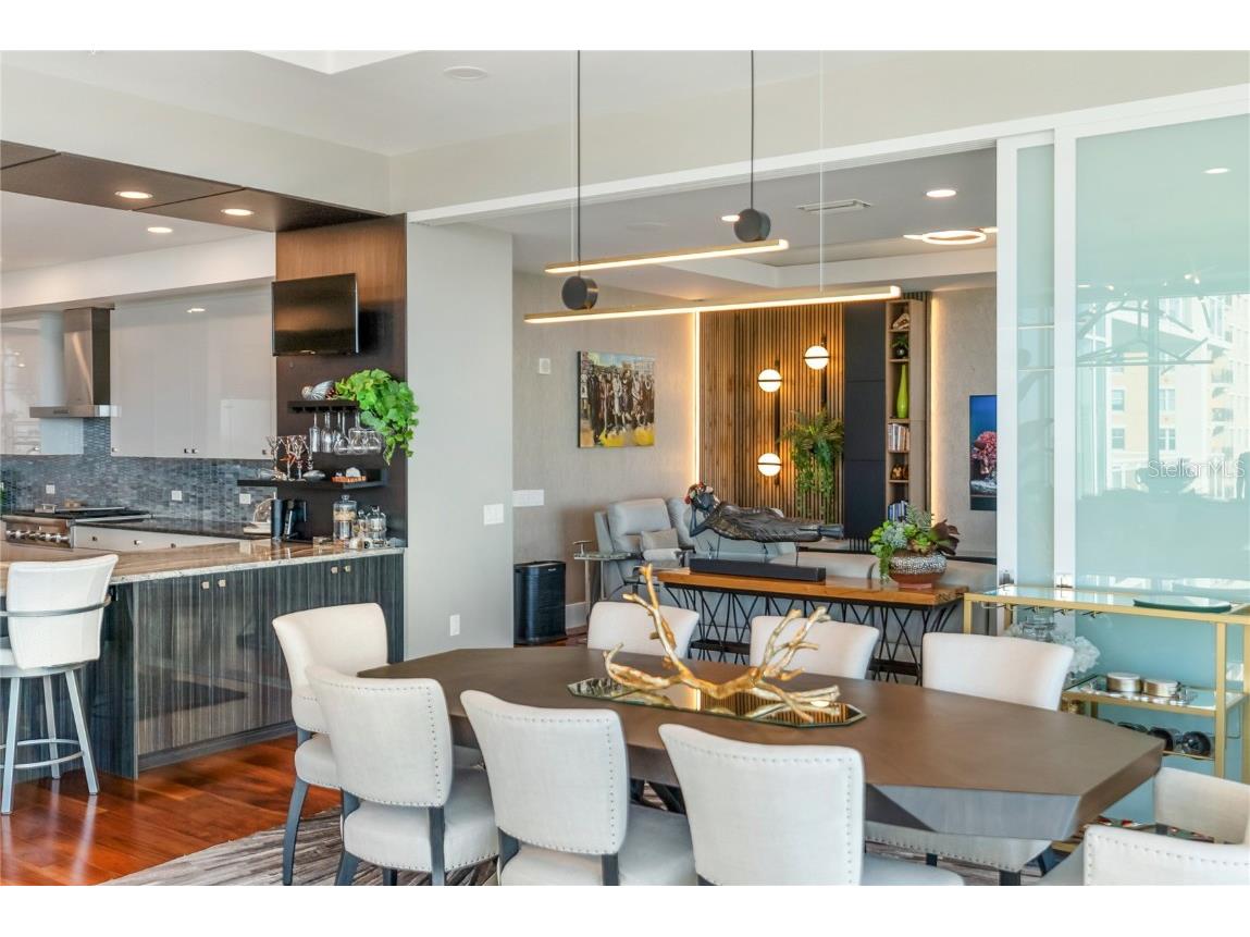 540 N Tamiami Trail #702 Sarasota FL 34236 A4671130 image37