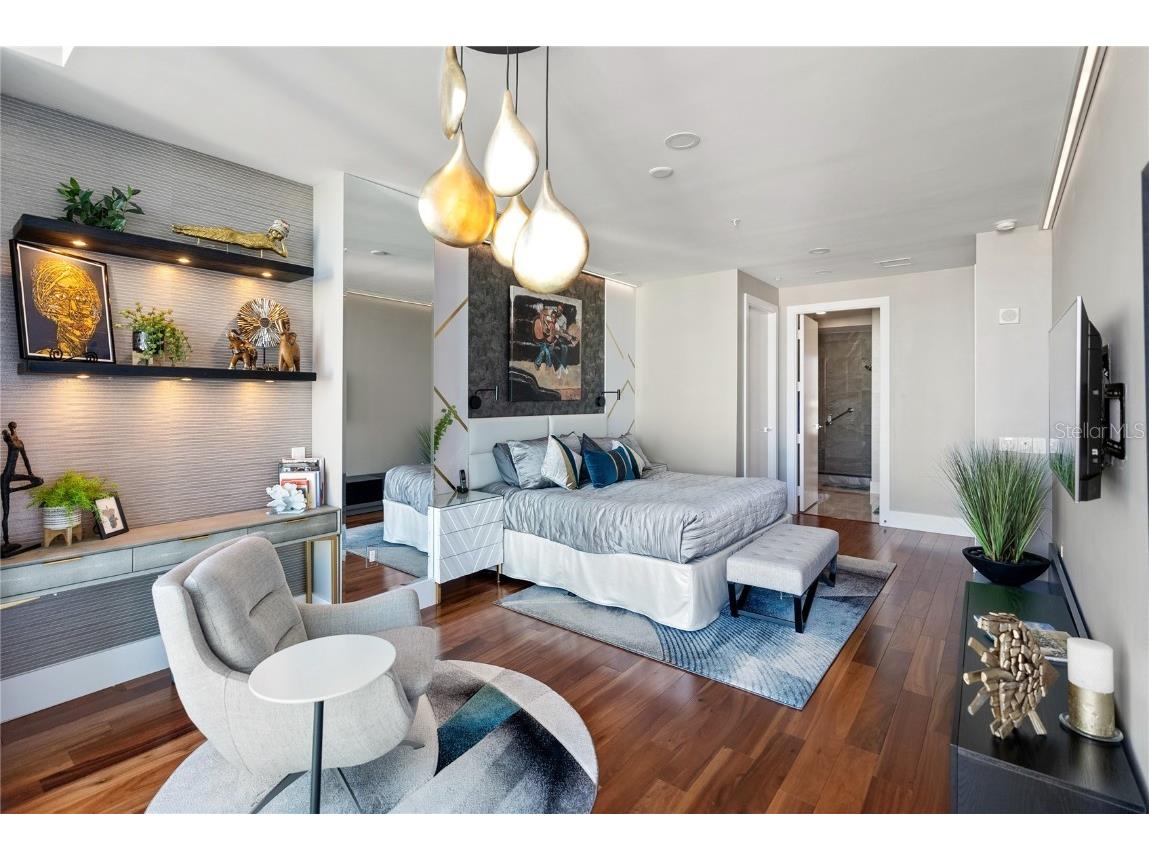 540 N Tamiami Trail #702 Sarasota FL 34236 A4671130 image54