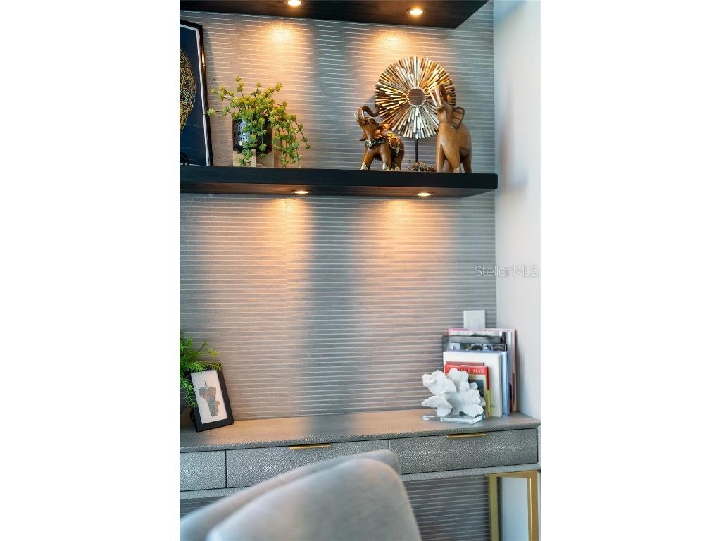 540 N Tamiami Trail #702 Sarasota FL 34236 A4671130 image55