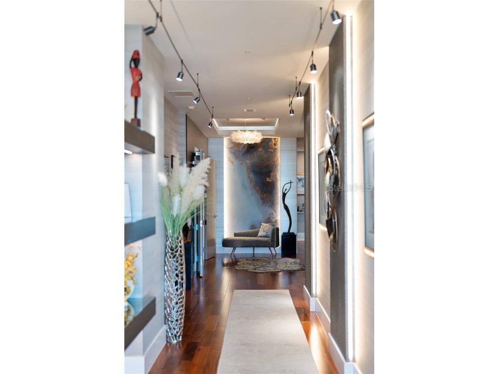 540 N Tamiami Trail #702 Sarasota FL 34236 A4671130 image73