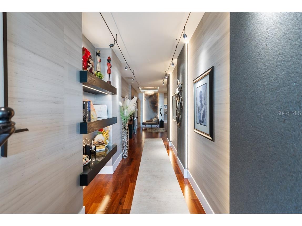 540 N Tamiami Trail #702 Sarasota FL 34236 A4671130 image77