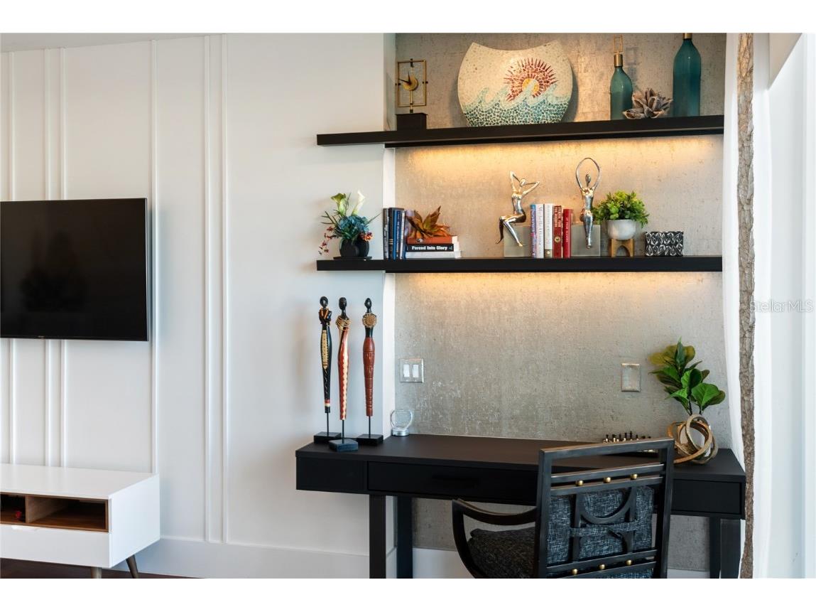 540 N Tamiami Trail #702 Sarasota FL 34236 A4671130 image84