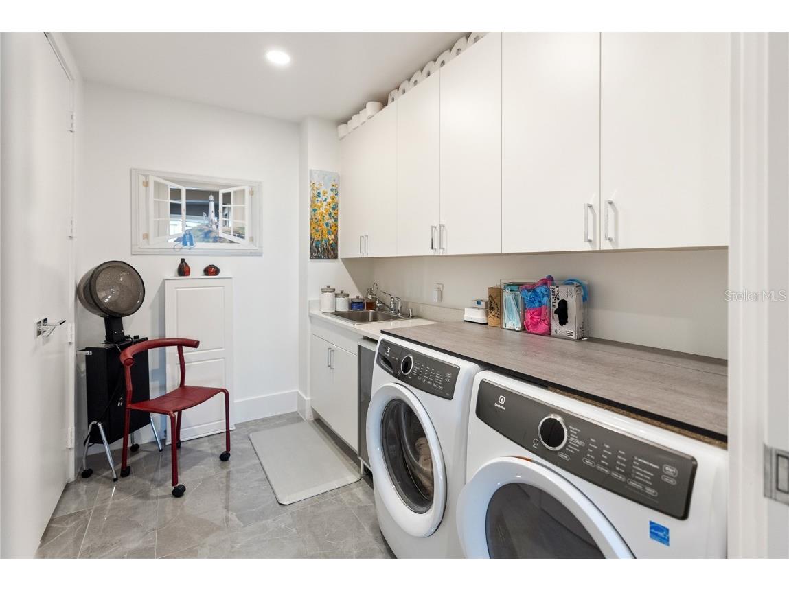 540 N Tamiami Trail #702 Sarasota FL 34236 A4671130 image93