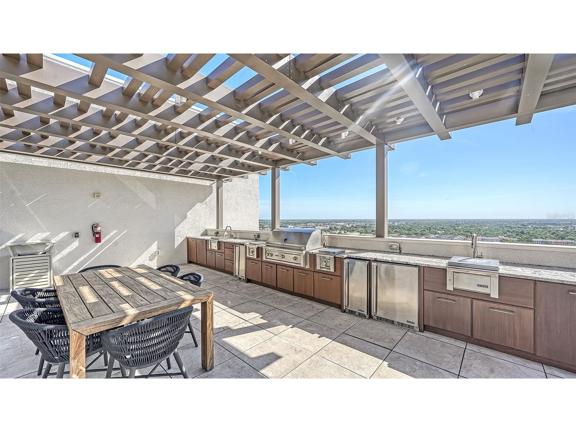 540 N Tamiami Trail #804 Sarasota FL 34236 A4691950 image30