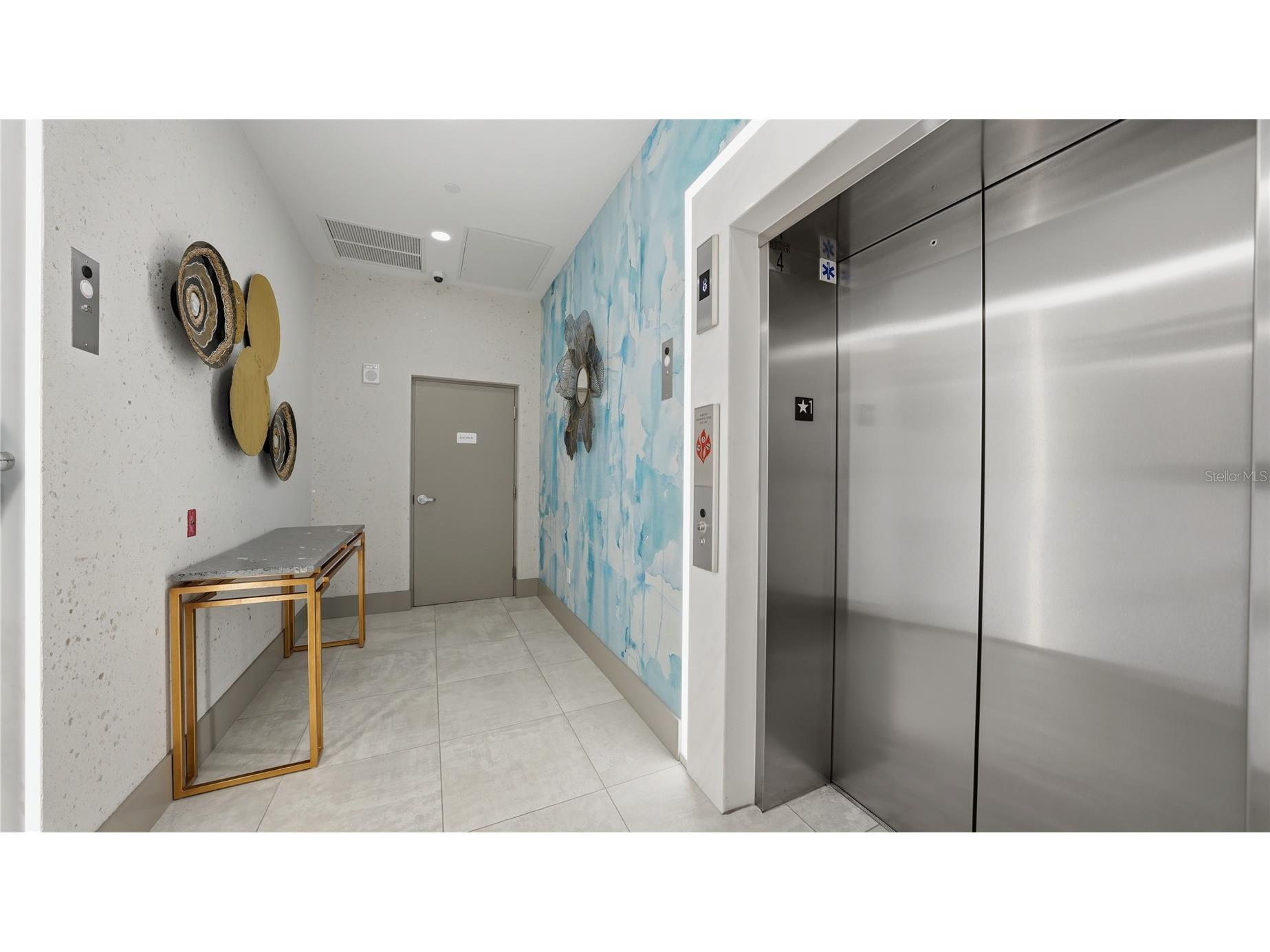540 N Tamiami Trail #804 Sarasota FL 34236 A4691950 image32