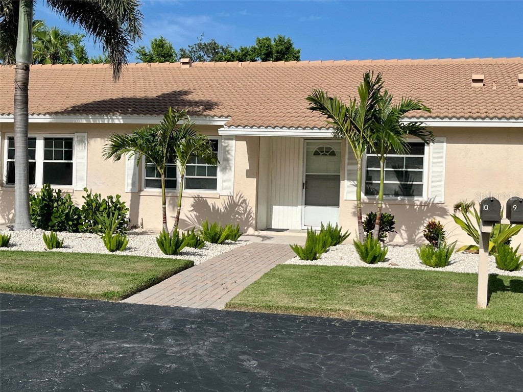 540 Neptune Avenue #7 Longboat Key FL 34228 A4671262 image1