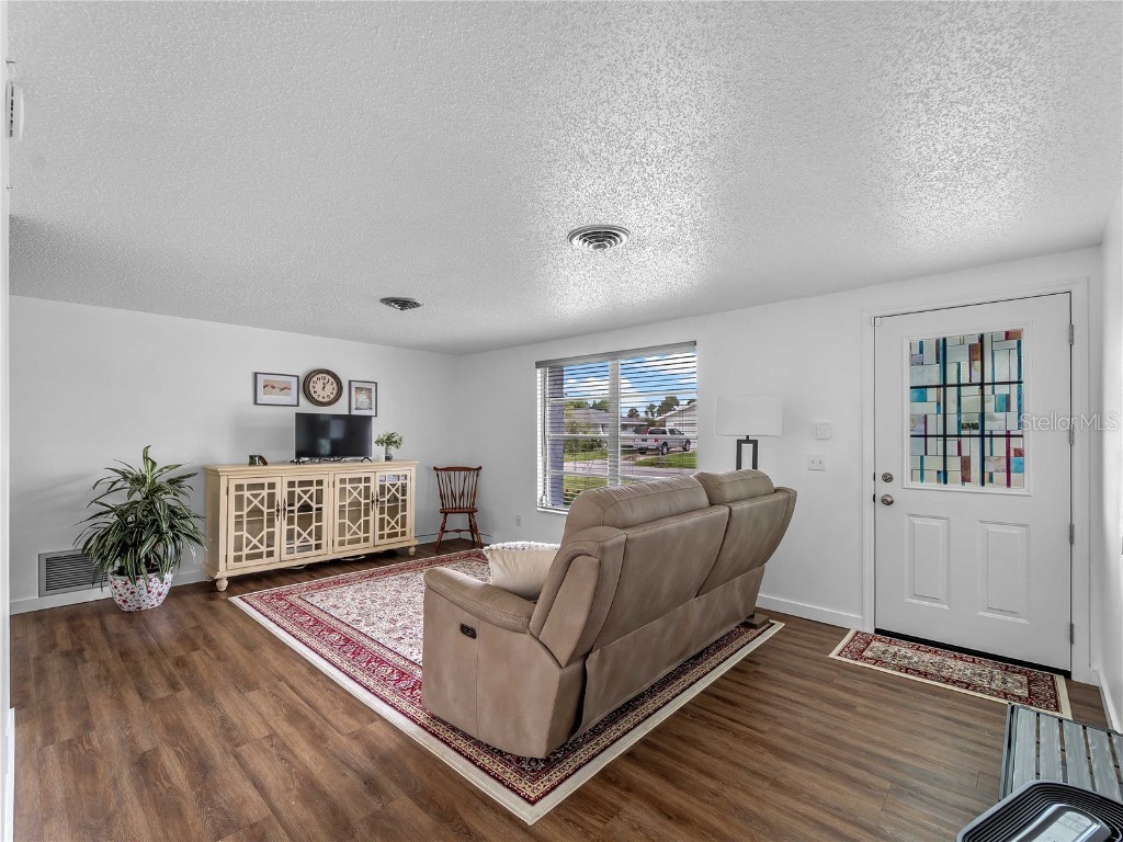 540 Oxford Drive Venice FL 34293 A4664499 image10