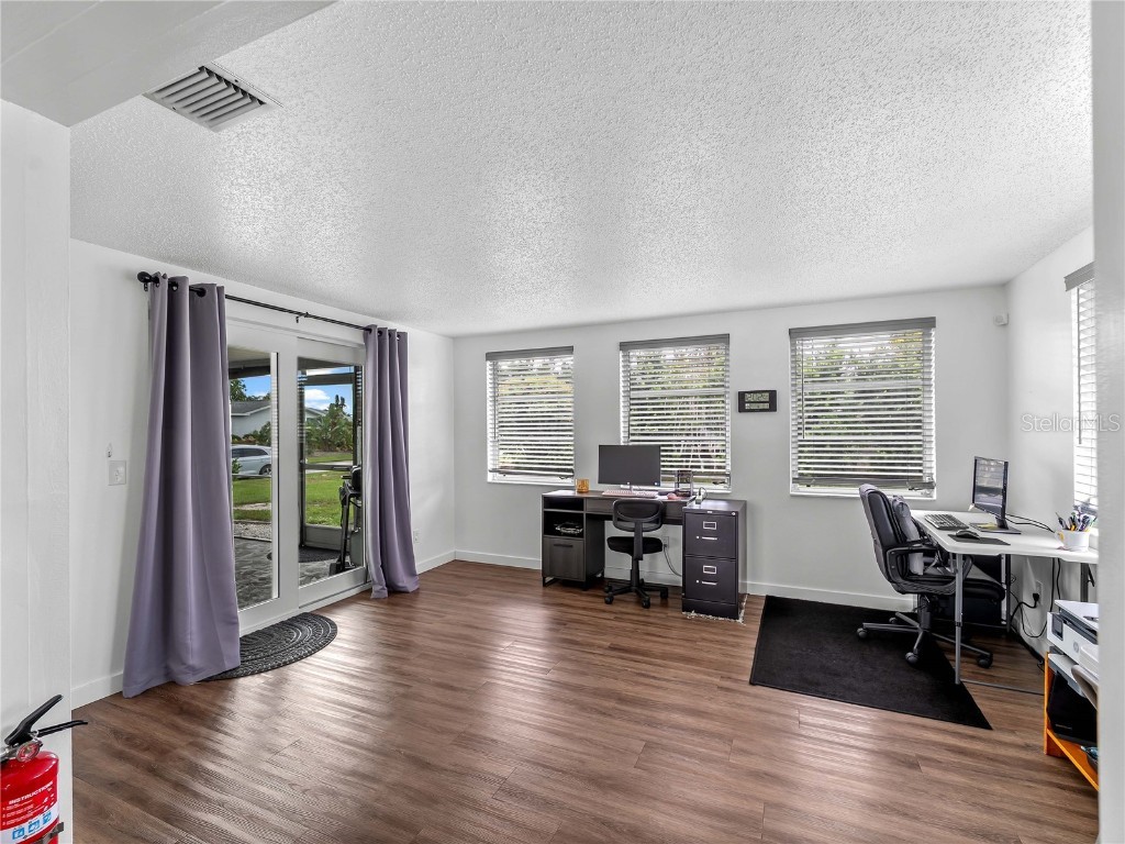 540 Oxford Drive Venice FL 34293 A4664499 image13