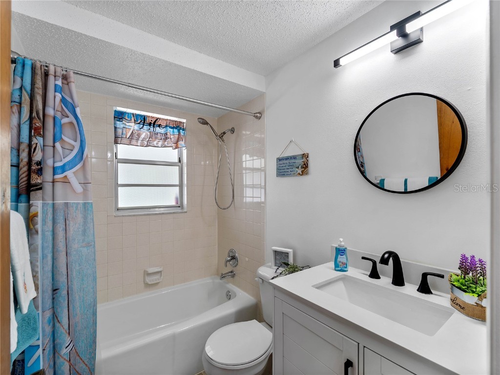 540 Oxford Drive Venice FL 34293 A4664499 image20