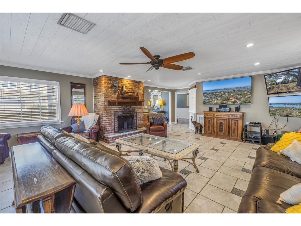 540 Villagrande Avenue S Saint Petersburg FL 33707 TB8345602 image10