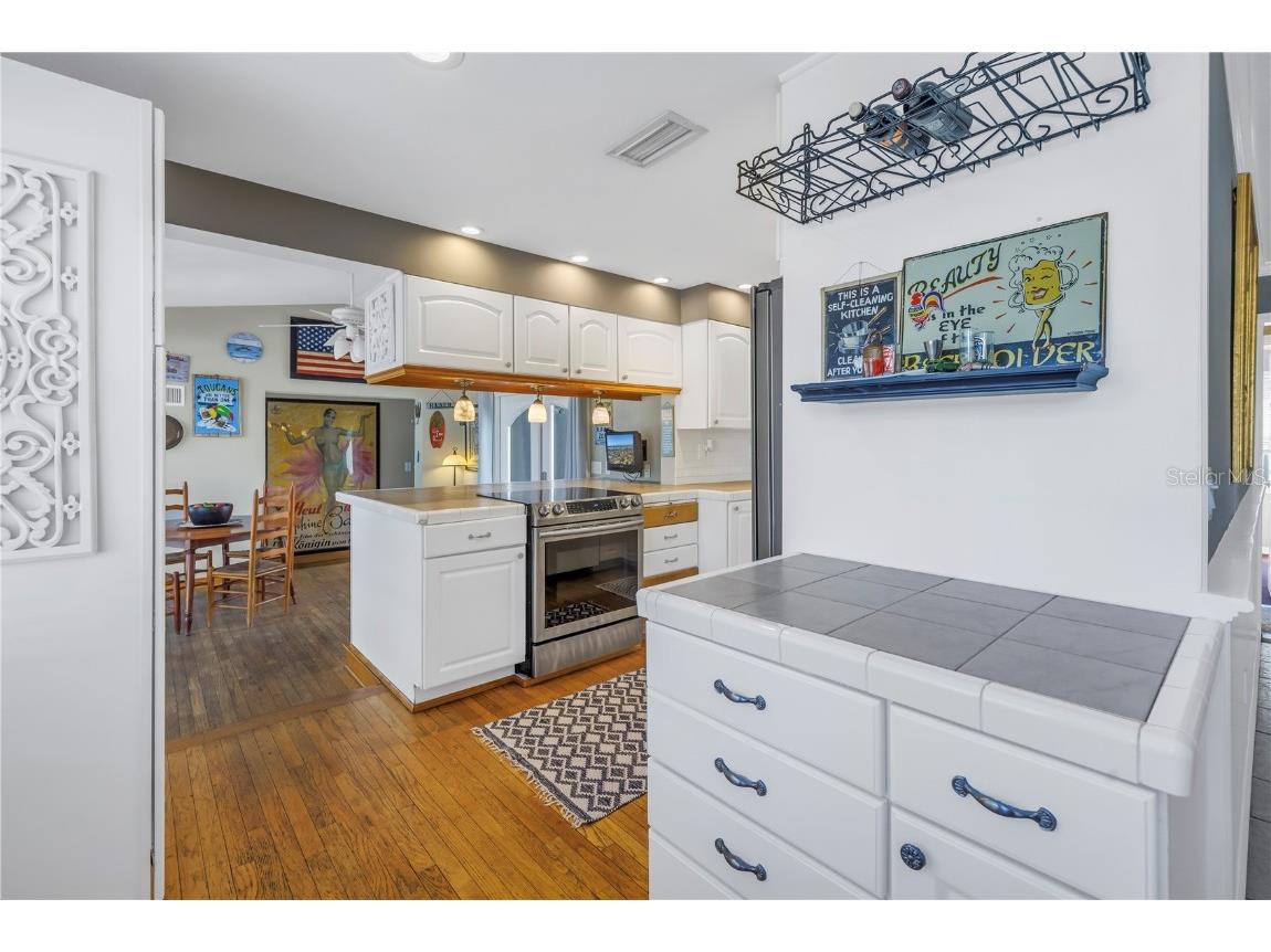 540 Villagrande Avenue S Saint Petersburg FL 33707 TB8345602 image15