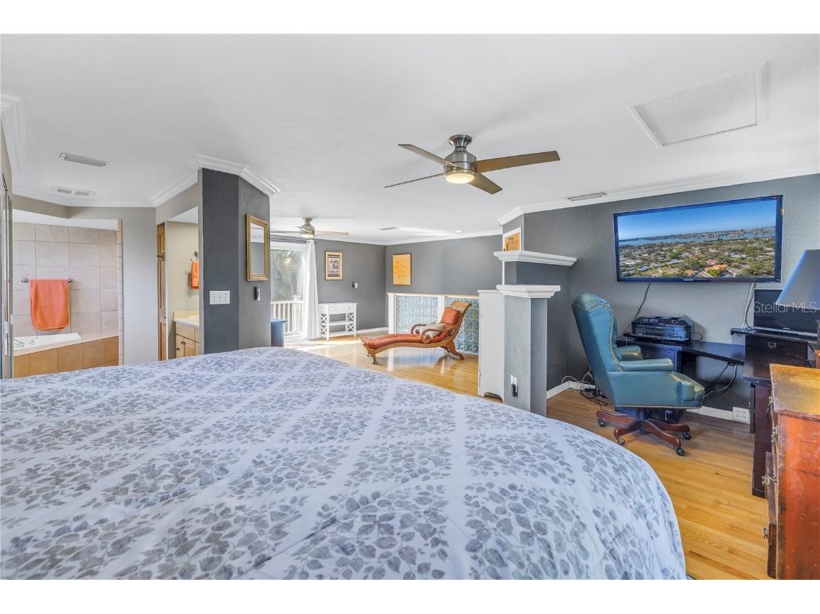 540 Villagrande Avenue S Saint Petersburg FL 33707 TB8345602 image30