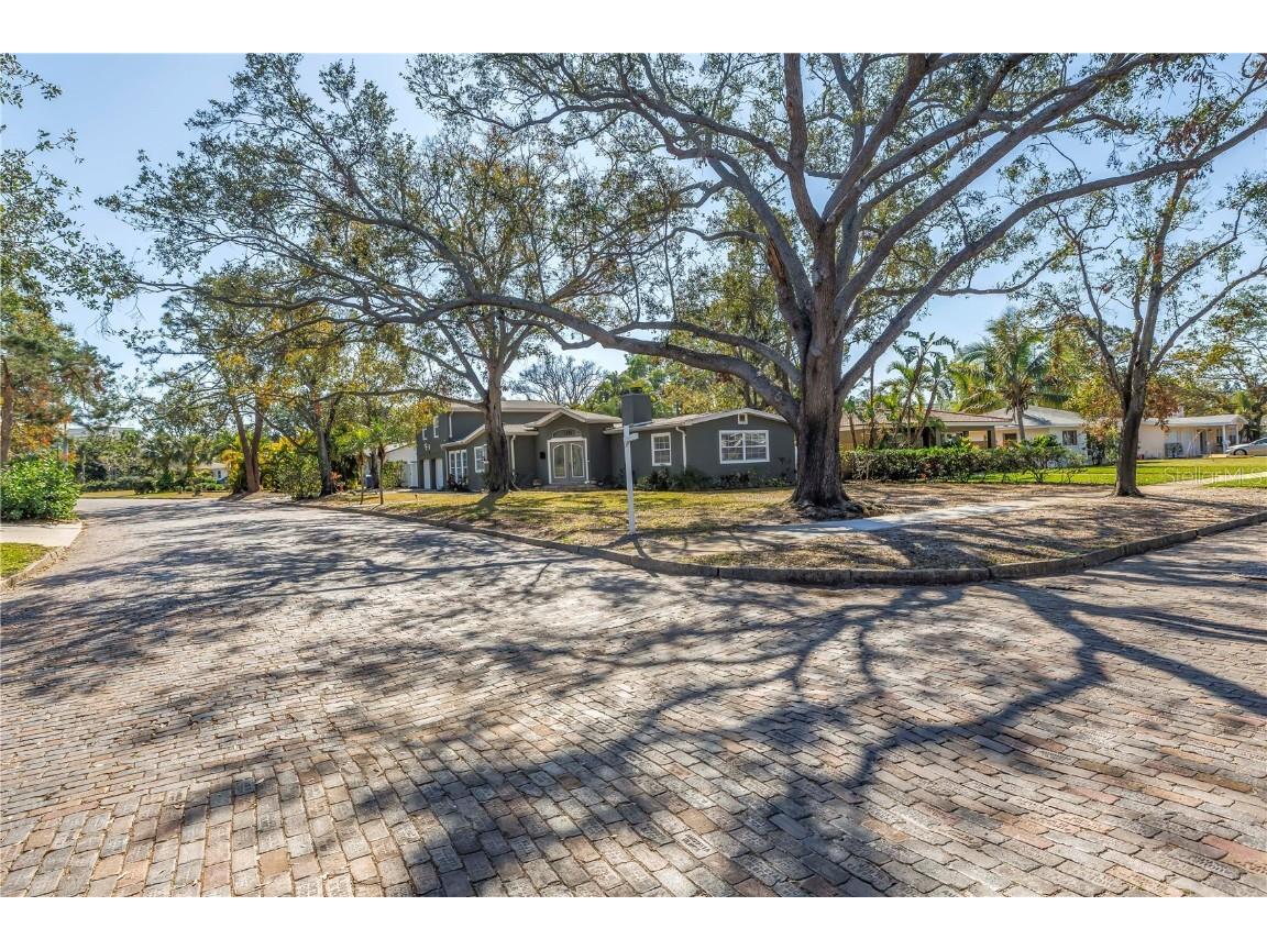 540 Villagrande Avenue S Saint Petersburg FL 33707 TB8345602 image6