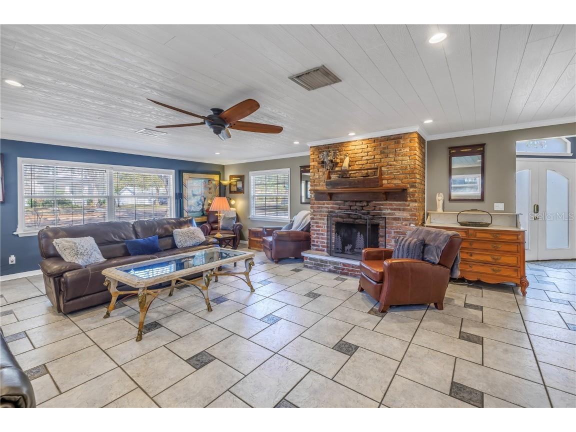 540 Villagrande Avenue S Saint Petersburg FL 33707 TB8345602 image8