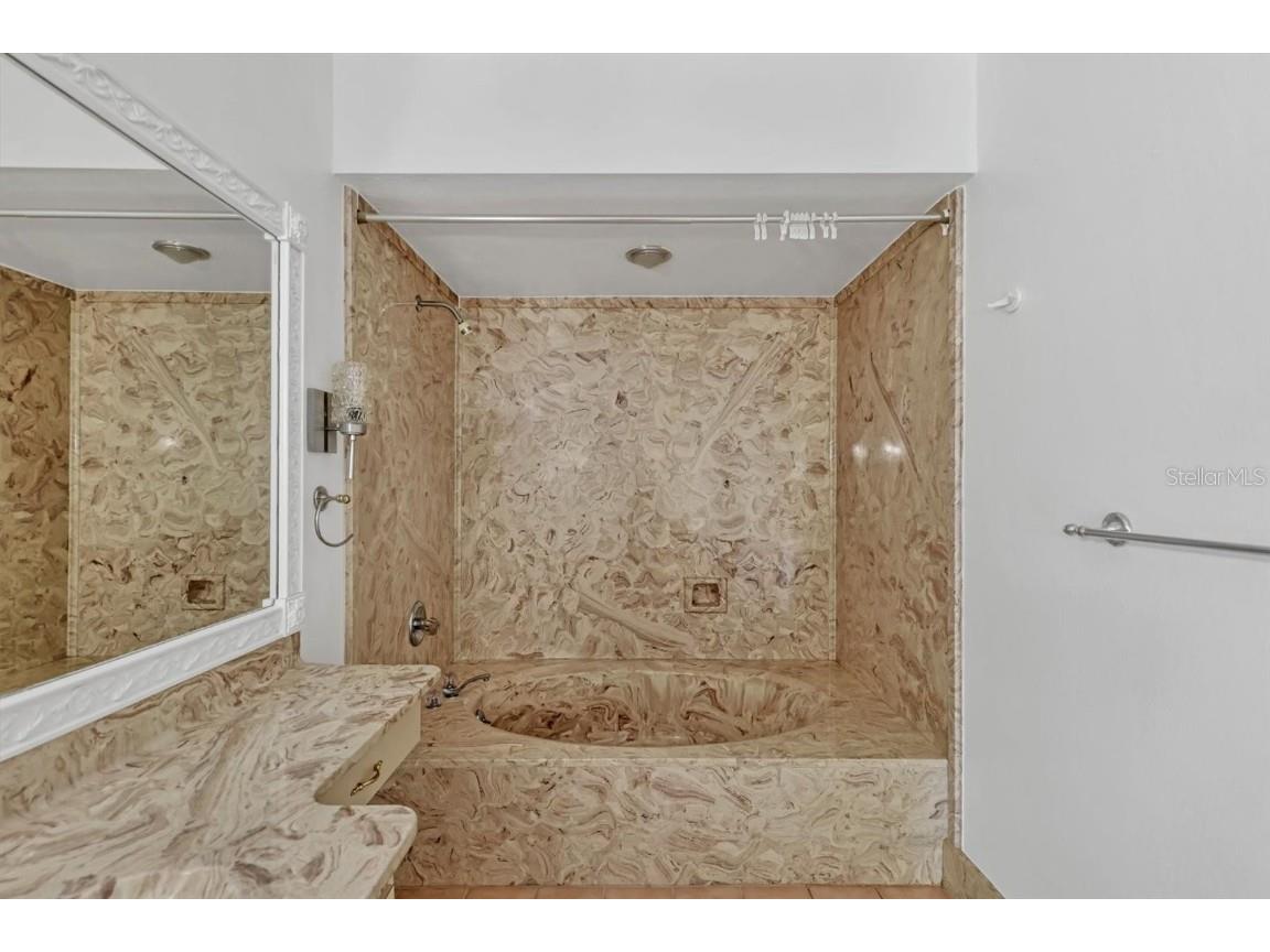 5400 34th Street W #B17 Bradenton FL 34210 A4672330 image18