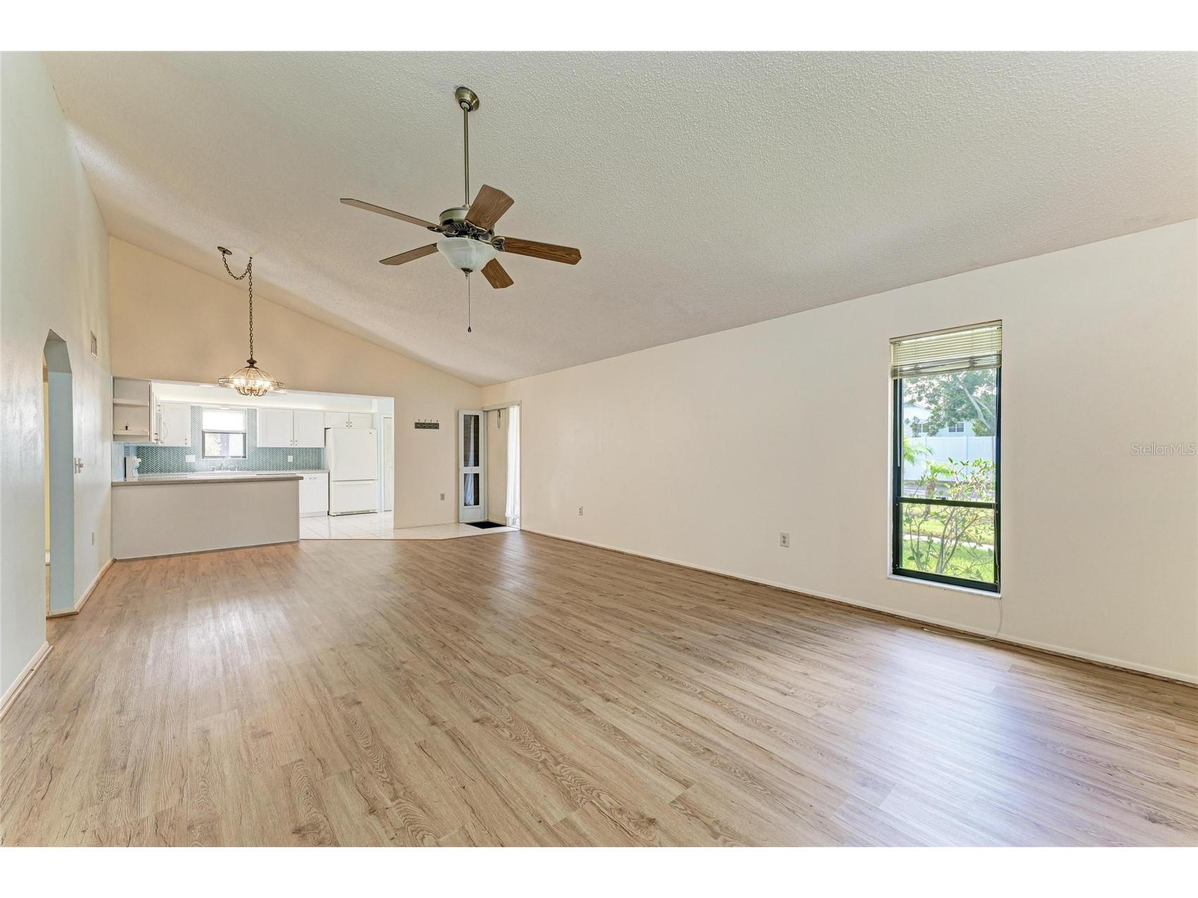 5400 34th Street W #D11 Bradenton FL 34210 A4689274 image3