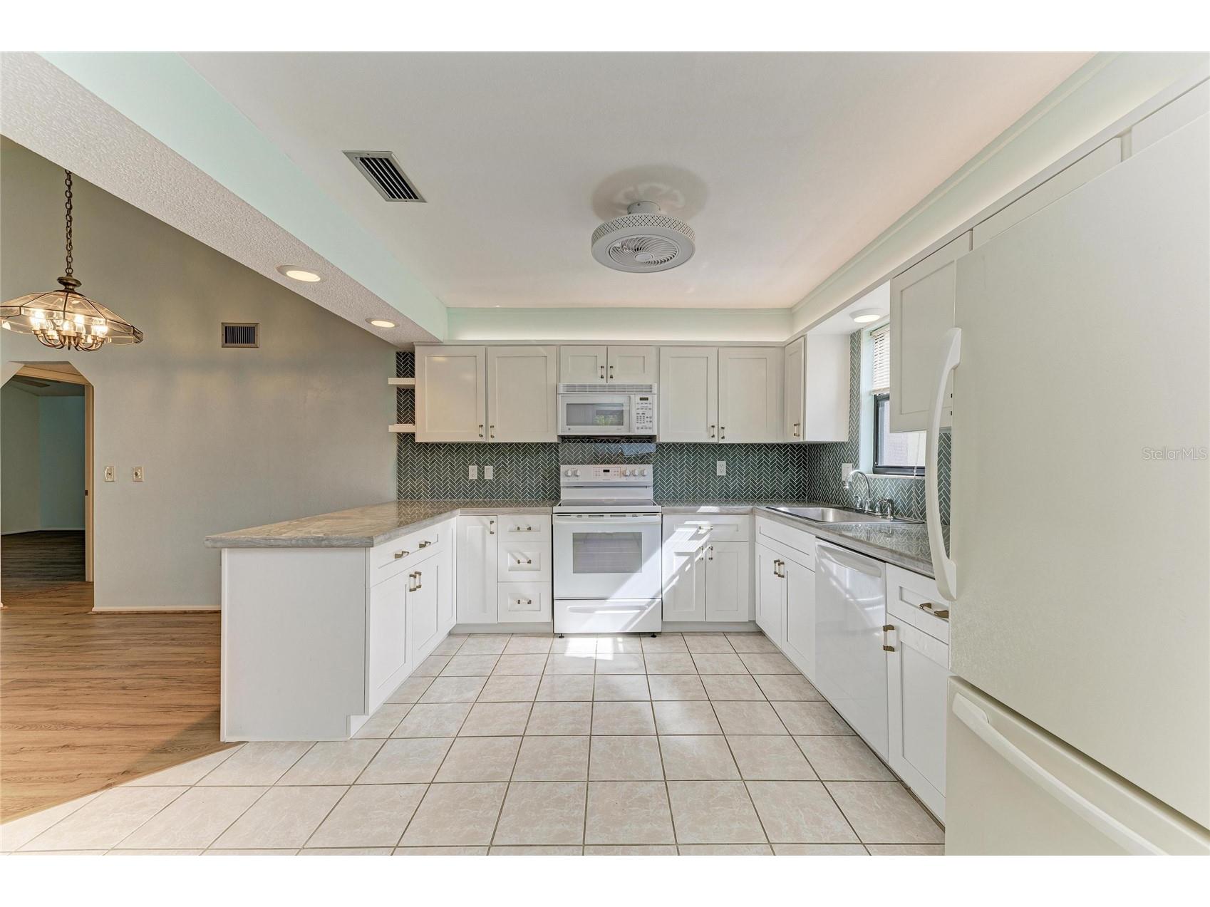 5400 34th Street W #D11 Bradenton FL 34210 A4689274 image8