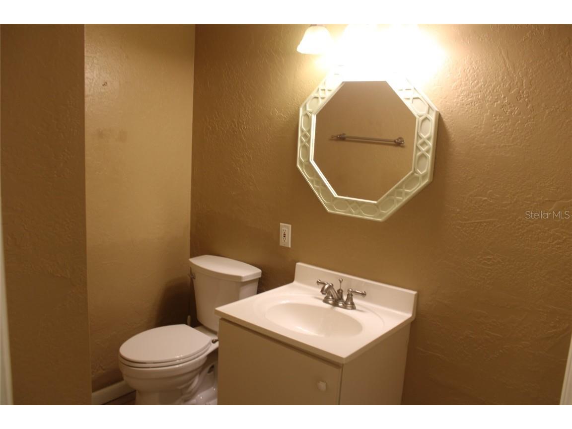 5400 34th Street W #D2 Bradenton FL 34210 A4664993 image11