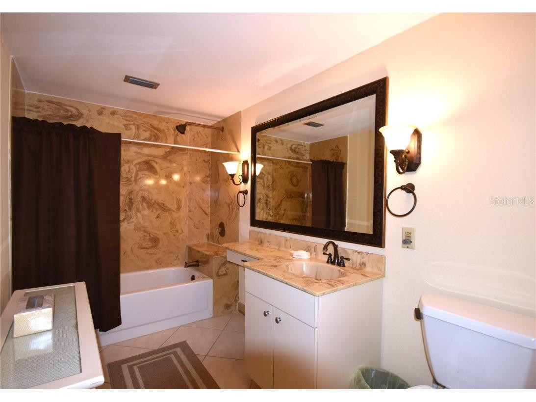 5400 34th Street W #D6 Bradenton FL 34210 A4672431 image12