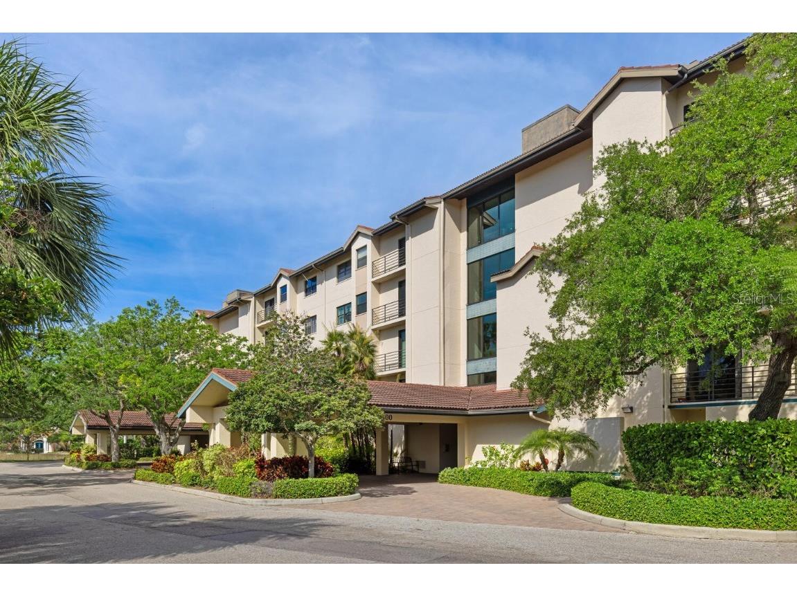 5400 Eagles Point Circle #304 Sarasota FL 34231 A4565496 image1