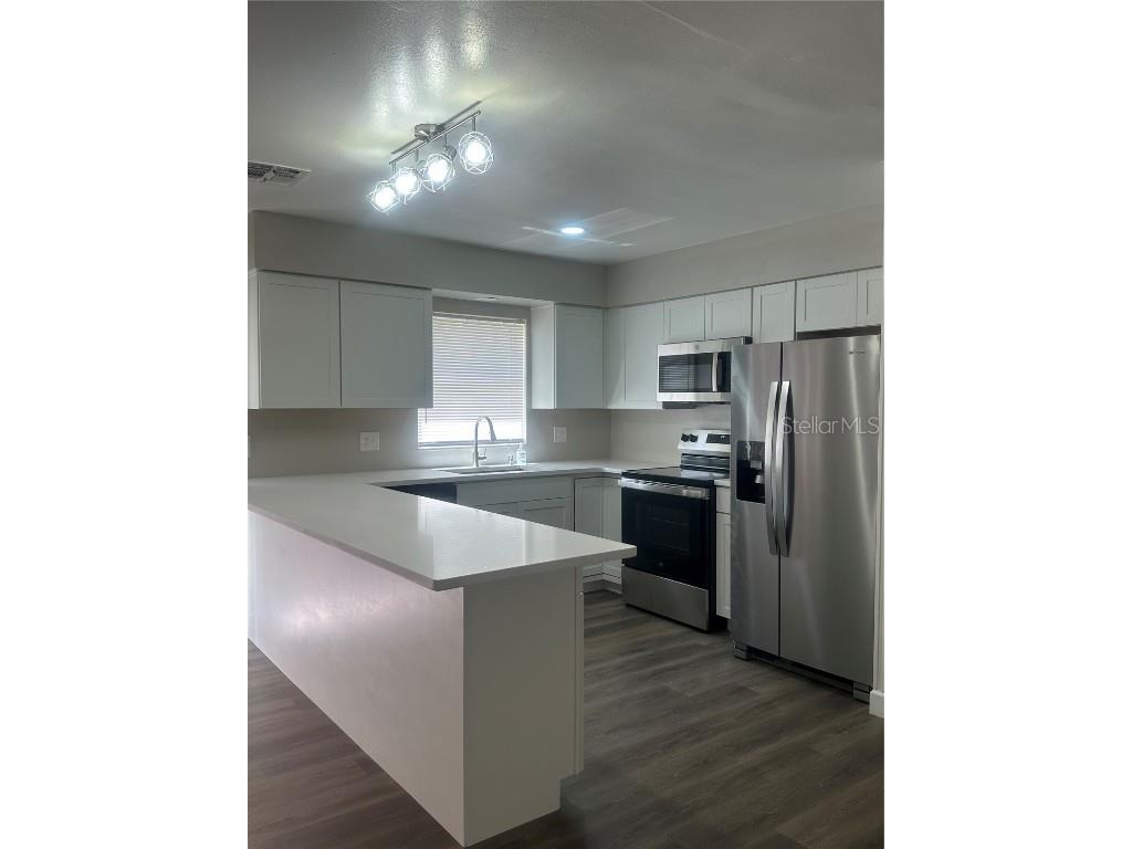 5400 Fox Briar Trail Orlando FL 32808 O6326233 image4