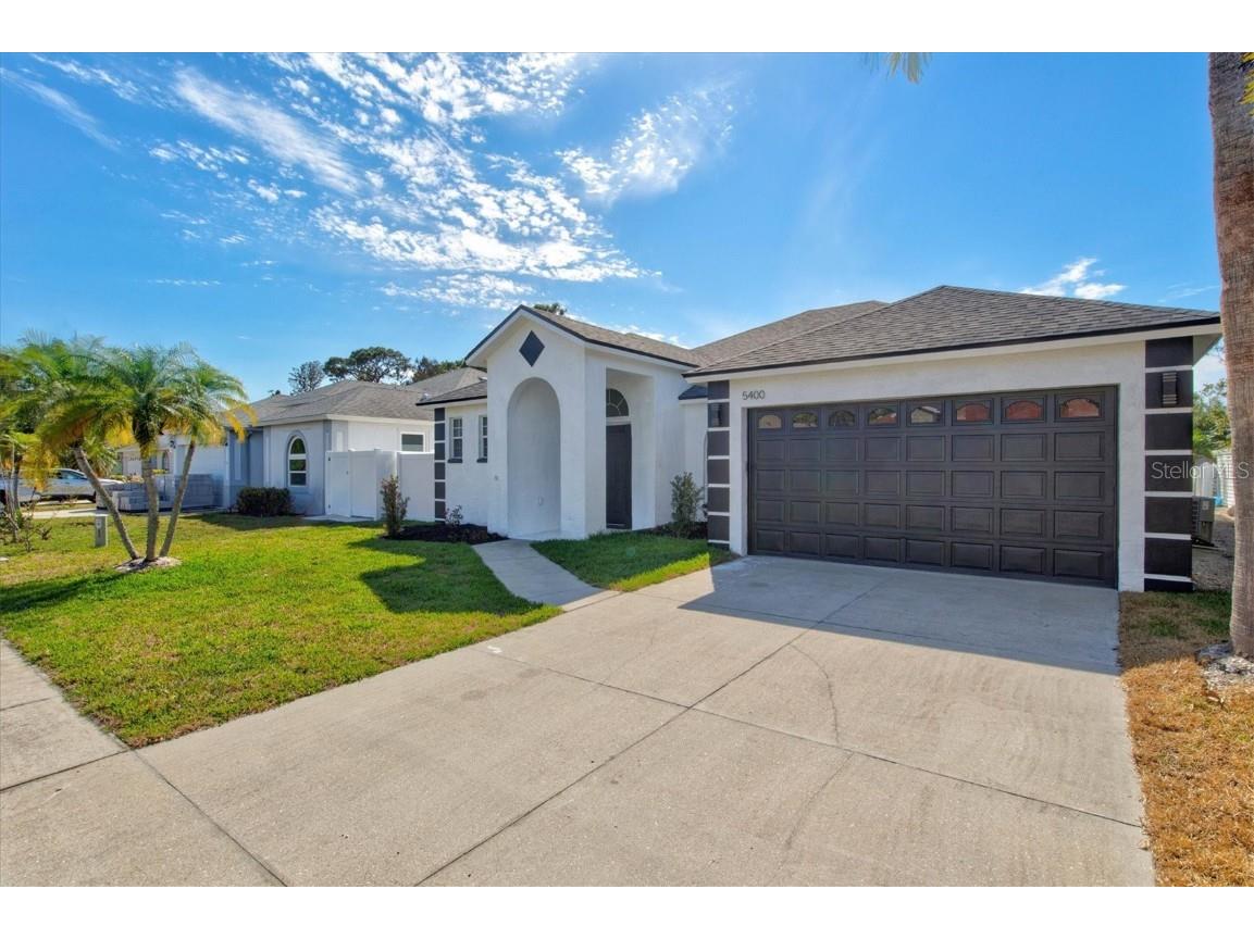 5400 Matthew Court Sarasota FL 34231 A4563857 image1