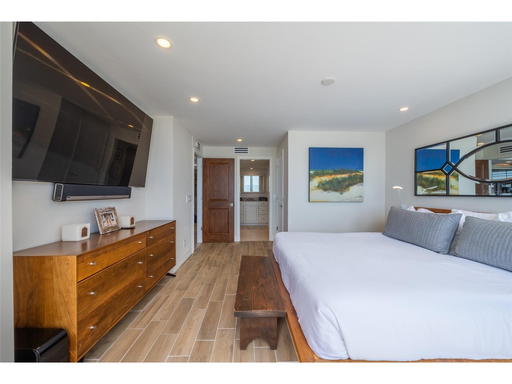 5400 Ocean Boulevard #10-02 Sarasota FL 34242 A4688970 image10